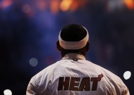 JIUYOU SPORTS平台-足篮双雄共演惊魂一夜，内马尔50分钟搏命，巴特勒神迹再现